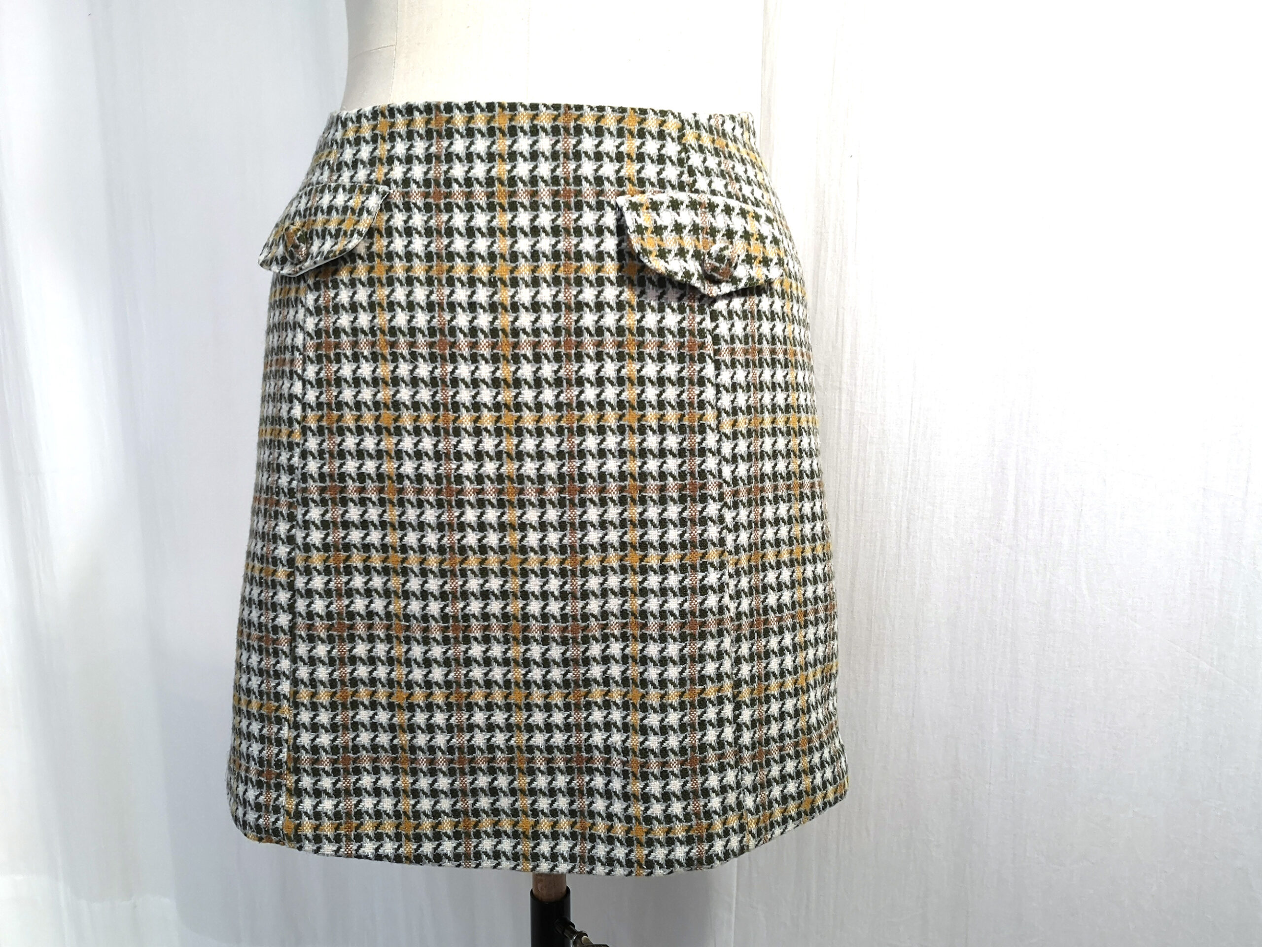 Late 1960s inspired mini skirt “4L”